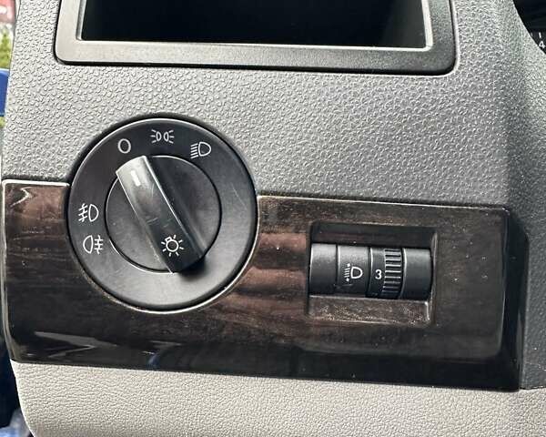 Синий Фольксваген Каравелла, объемом двигателя 3.19 л и пробегом 329 тыс. км за 12000 $, фото 30 на Automoto.ua