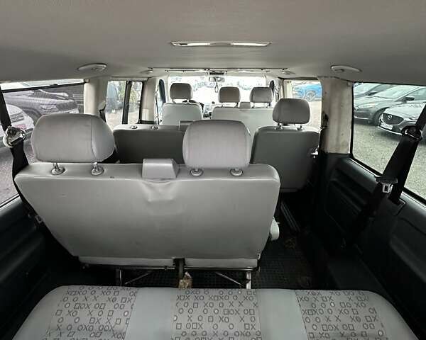 Синий Фольксваген Каравелла, объемом двигателя 3.19 л и пробегом 329 тыс. км за 12000 $, фото 23 на Automoto.ua