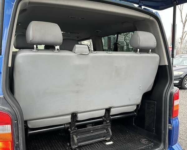 Синий Фольксваген Каравелла, объемом двигателя 3.19 л и пробегом 329 тыс. км за 12000 $, фото 13 на Automoto.ua