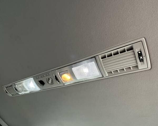 Синий Фольксваген Каравелла, объемом двигателя 3.19 л и пробегом 329 тыс. км за 12000 $, фото 24 на Automoto.ua