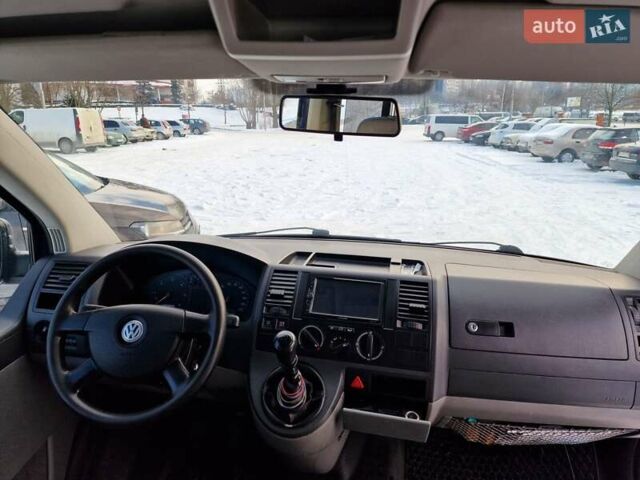 Синий Фольксваген Каравелла, объемом двигателя 2.5 л и пробегом 285 тыс. км за 12300 $, фото 15 на Automoto.ua