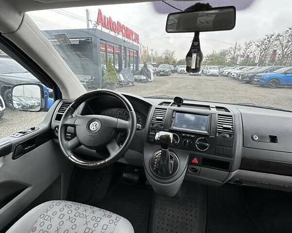Синий Фольксваген Каравелла, объемом двигателя 3.19 л и пробегом 329 тыс. км за 12000 $, фото 26 на Automoto.ua