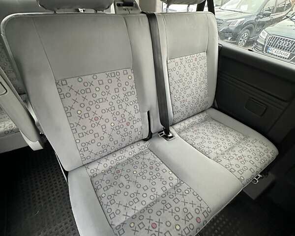 Синий Фольксваген Каравелла, объемом двигателя 3.19 л и пробегом 329 тыс. км за 12000 $, фото 19 на Automoto.ua