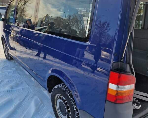 Синий Фольксваген Каравелла, объемом двигателя 2.5 л и пробегом 285 тыс. км за 12300 $, фото 39 на Automoto.ua