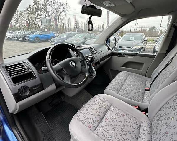 Синий Фольксваген Каравелла, объемом двигателя 3.19 л и пробегом 329 тыс. км за 12000 $, фото 15 на Automoto.ua