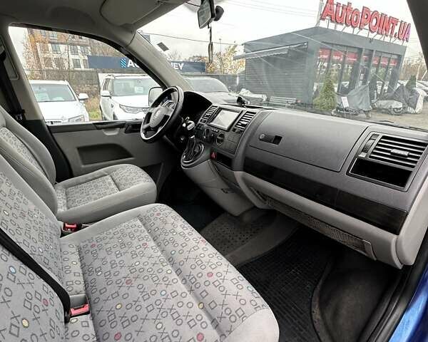 Синий Фольксваген Каравелла, объемом двигателя 3.19 л и пробегом 329 тыс. км за 12000 $, фото 17 на Automoto.ua