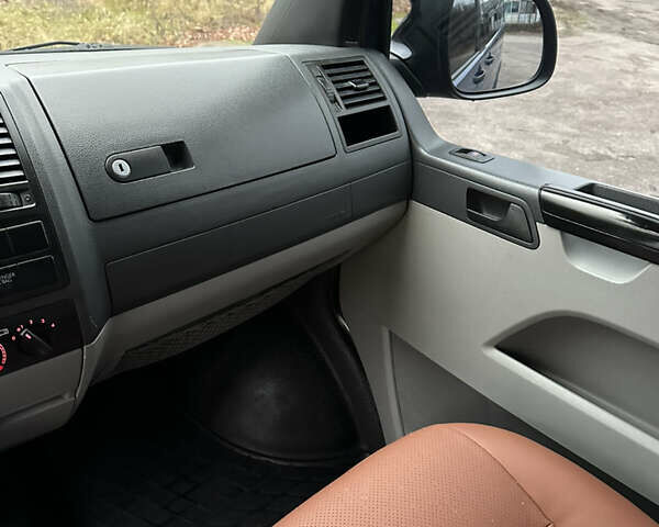 Синій Фольксваген Каравелла, об'ємом двигуна 1.97 л та пробігом 280 тис. км за 22000 $, фото 18 на Automoto.ua