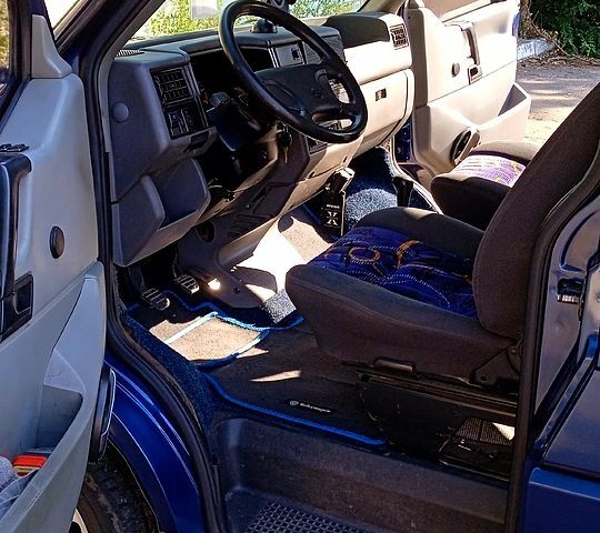 Синій Фольксваген Каравелла, об'ємом двигуна 1.9 л та пробігом 400 тис. км за 3700 $, фото 5 на Automoto.ua