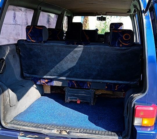 Синій Фольксваген Каравелла, об'ємом двигуна 1.9 л та пробігом 400 тис. км за 3700 $, фото 3 на Automoto.ua