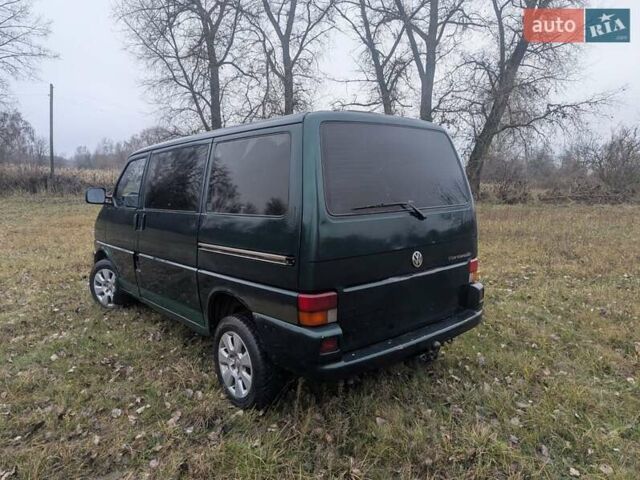 Зеленый Фольксваген Каравелла, объемом двигателя 2.5 л и пробегом 500 тыс. км за 4800 $, фото 2 на Automoto.ua