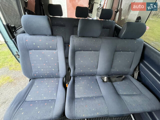 Зеленый Фольксваген Каравелла, объемом двигателя 2.5 л и пробегом 359 тыс. км за 8800 $, фото 34 на Automoto.ua