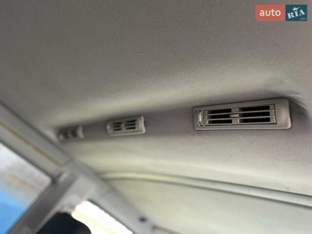 Зеленый Фольксваген Каравелла, объемом двигателя 2.5 л и пробегом 359 тыс. км за 8800 $, фото 38 на Automoto.ua