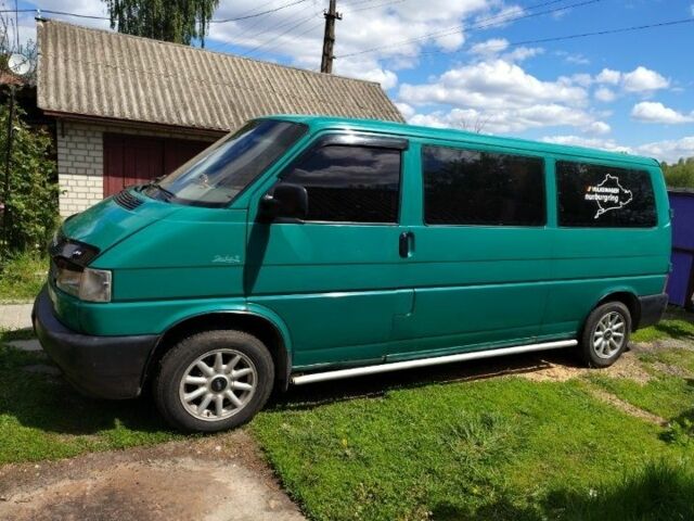 Зеленый Фольксваген Каравелла, объемом двигателя 2.5 л и пробегом 378 тыс. км за 5250 $, фото 2 на Automoto.ua