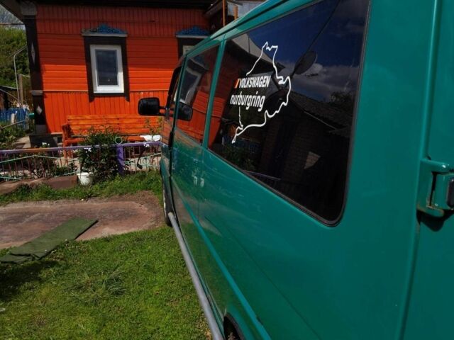 Зеленый Фольксваген Каравелла, объемом двигателя 2.5 л и пробегом 378 тыс. км за 5250 $, фото 3 на Automoto.ua