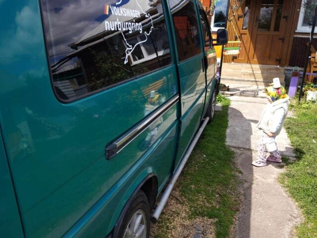 Зеленый Фольксваген Каравелла, объемом двигателя 2.5 л и пробегом 378 тыс. км за 5250 $, фото 4 на Automoto.ua