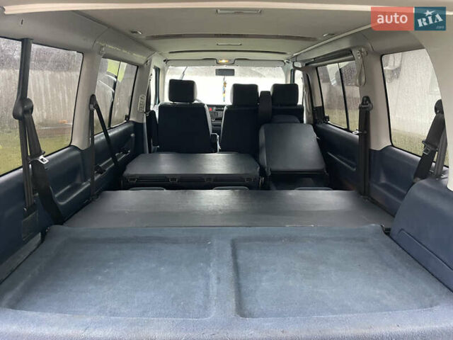 Зеленый Фольксваген Каравелла, объемом двигателя 2.5 л и пробегом 359 тыс. км за 8800 $, фото 41 на Automoto.ua