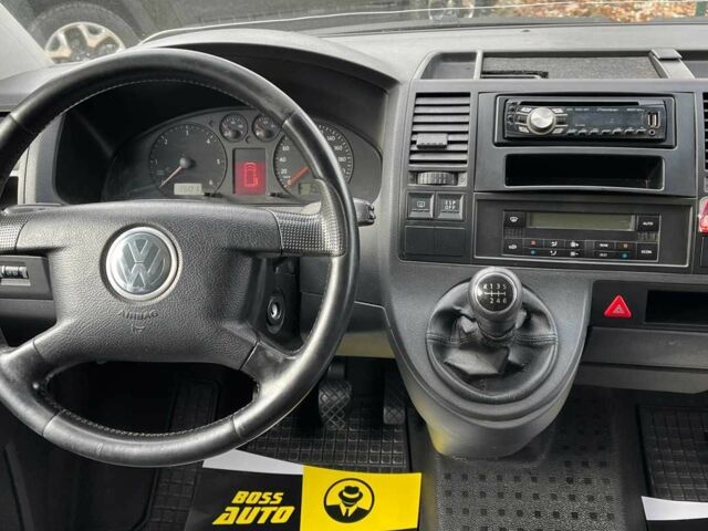 Зеленый Фольксваген Каравелла, объемом двигателя 2.5 л и пробегом 356 тыс. км за 11900 $, фото 10 на Automoto.ua