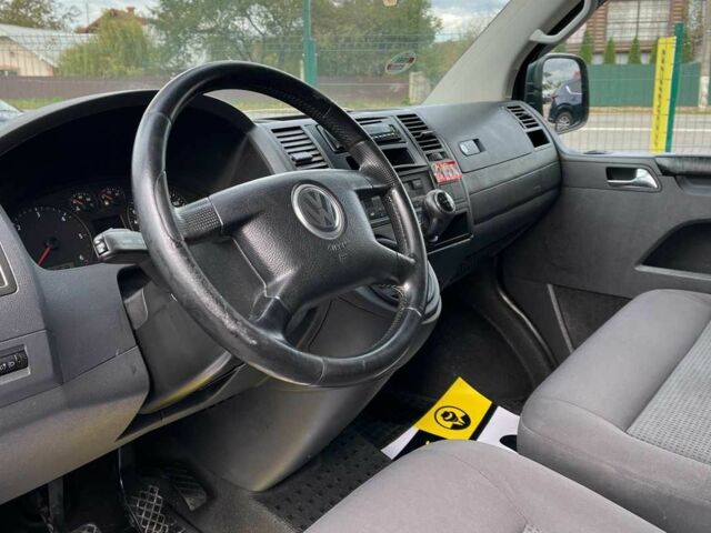 Зеленый Фольксваген Каравелла, объемом двигателя 2.5 л и пробегом 356 тыс. км за 11900 $, фото 7 на Automoto.ua