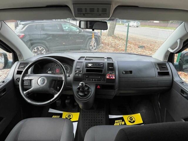 Зеленый Фольксваген Каравелла, объемом двигателя 2.5 л и пробегом 356 тыс. км за 11900 $, фото 8 на Automoto.ua