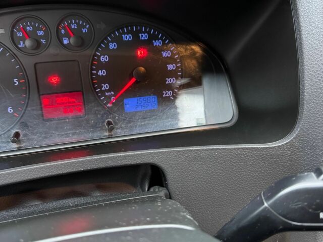 Зелений Фольксваген Каравелла, об'ємом двигуна 2.5 л та пробігом 280 тис. км за 7700 $, фото 8 на Automoto.ua