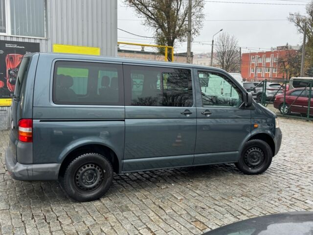 Зелений Фольксваген Каравелла, об'ємом двигуна 2.5 л та пробігом 280 тис. км за 7700 $, фото 1 на Automoto.ua