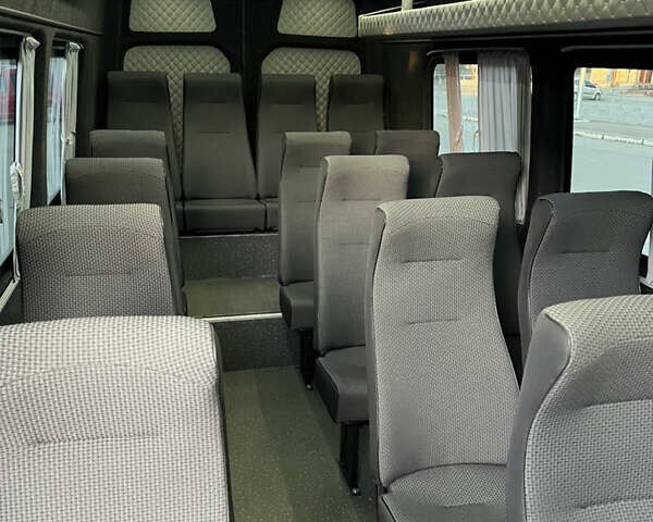 Белый Фольксваген Крафтер, объемом двигателя 2.46 л и пробегом 270 тыс. км за 32500 $, фото 7 на Automoto.ua