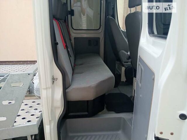 Белый Фольксваген Крафтер, объемом двигателя 2.5 л и пробегом 267 тыс. км за 18999 $, фото 3 на Automoto.ua