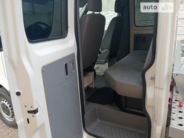 Белый Фольксваген Крафтер, объемом двигателя 2.5 л и пробегом 267 тыс. км за 18999 $, фото 7 на Automoto.ua