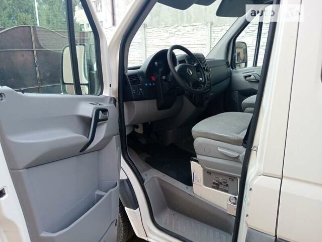 Белый Фольксваген Крафтер, объемом двигателя 2.5 л и пробегом 267 тыс. км за 18999 $, фото 4 на Automoto.ua