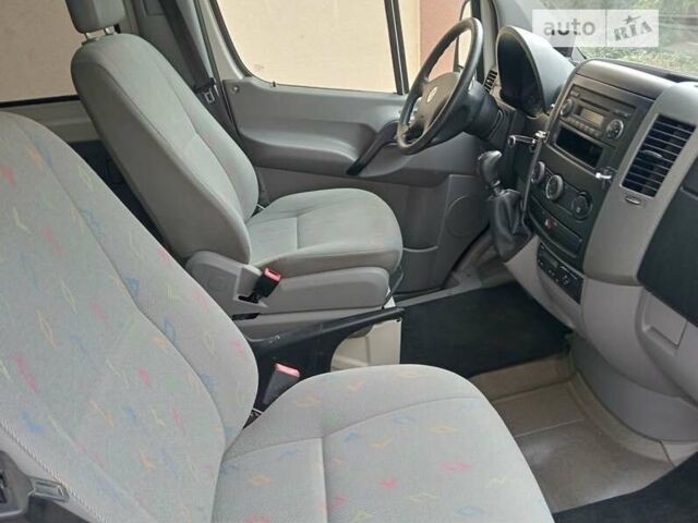 Белый Фольксваген Крафтер, объемом двигателя 2.5 л и пробегом 267 тыс. км за 18999 $, фото 16 на Automoto.ua