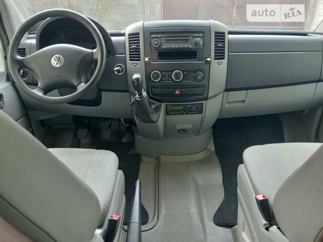 Белый Фольксваген Крафтер, объемом двигателя 2.5 л и пробегом 267 тыс. км за 18999 $, фото 8 на Automoto.ua