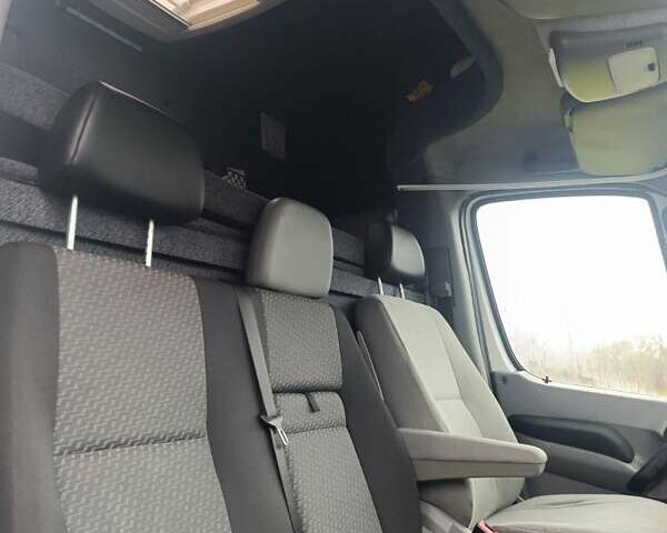 Белый Фольксваген Крафтер, объемом двигателя 1.97 л и пробегом 299 тыс. км за 16000 $, фото 14 на Automoto.ua