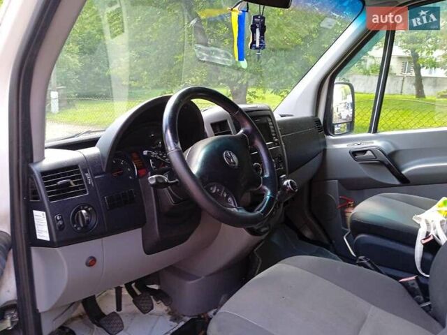 Белый Фольксваген Крафтер, объемом двигателя 1.97 л и пробегом 400 тыс. км за 15800 $, фото 9 на Automoto.ua