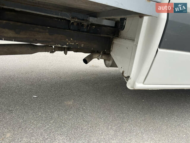 Білий Фольксваген Крафтєр, об'ємом двигуна 2.46 л та пробігом 510 тис. км за 22000 $, фото 16 на Automoto.ua