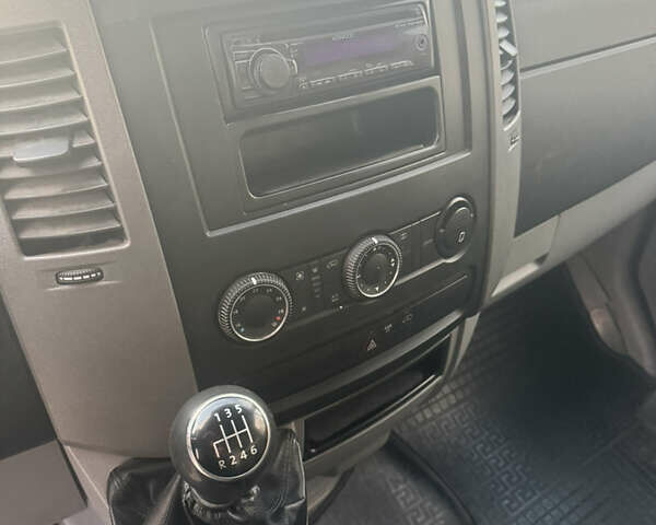 Білий Фольксваген Крафтєр, об'ємом двигуна 1.97 л та пробігом 309 тис. км за 17500 $, фото 16 на Automoto.ua