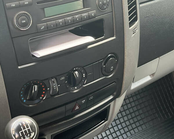 Білий Фольксваген Крафтєр, об'ємом двигуна 1.97 л та пробігом 203 тис. км за 16500 $, фото 6 на Automoto.ua