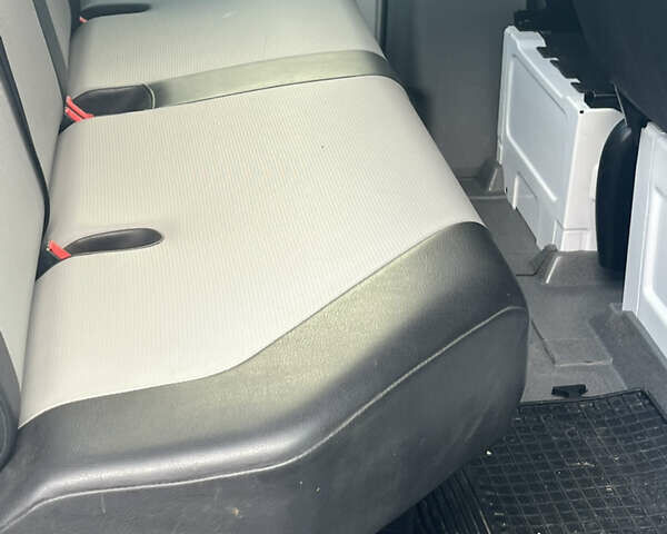 Білий Фольксваген Крафтєр, об'ємом двигуна 1.97 л та пробігом 203 тис. км за 16500 $, фото 7 на Automoto.ua