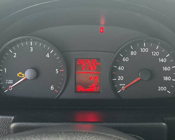 Білий Фольксваген Крафтєр, об'ємом двигуна 1.97 л та пробігом 203 тис. км за 16500 $, фото 5 на Automoto.ua