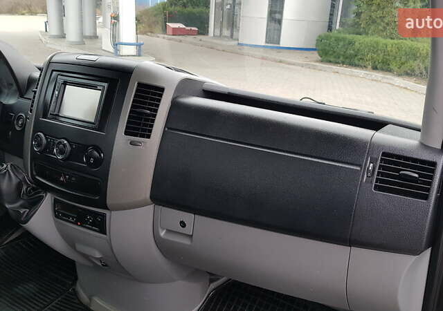 Белый Фольксваген Крафтер, объемом двигателя 1.97 л и пробегом 240 тыс. км за 21800 $, фото 23 на Automoto.ua