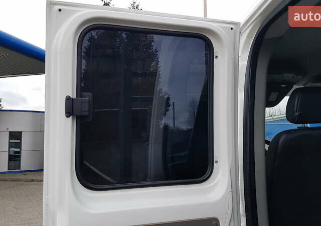 Белый Фольксваген Крафтер, объемом двигателя 1.97 л и пробегом 240 тыс. км за 21800 $, фото 31 на Automoto.ua