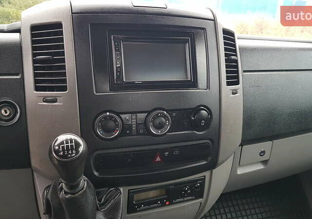 Белый Фольксваген Крафтер, объемом двигателя 1.97 л и пробегом 240 тыс. км за 21800 $, фото 14 на Automoto.ua