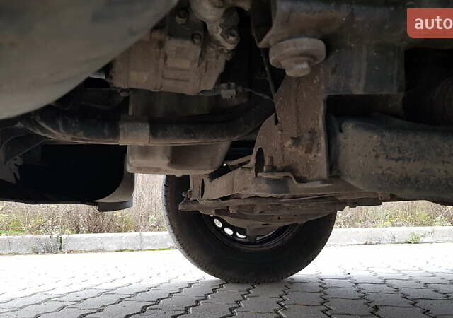 Белый Фольксваген Крафтер, объемом двигателя 1.97 л и пробегом 240 тыс. км за 21800 $, фото 38 на Automoto.ua