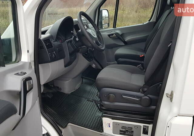 Белый Фольксваген Крафтер, объемом двигателя 1.97 л и пробегом 240 тыс. км за 21800 $, фото 7 на Automoto.ua