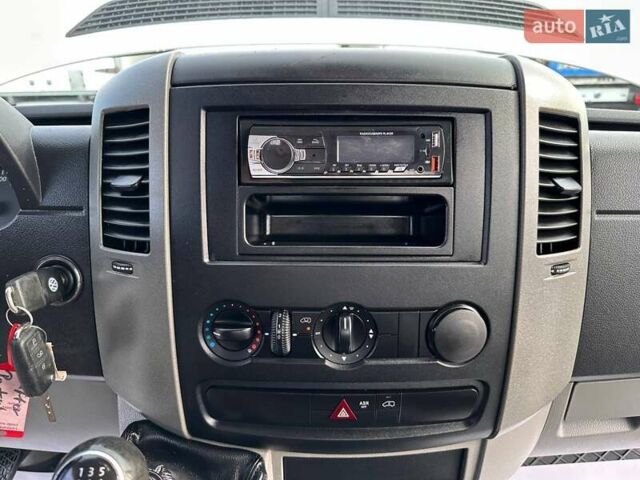 Білий Фольксваген Крафтєр, об'ємом двигуна 2 л та пробігом 85 тис. км за 24900 $, фото 22 на Automoto.ua