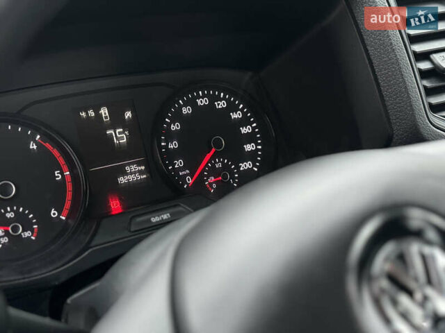 Белый Фольксваген Крафтер, объемом двигателя 2 л и пробегом 191 тыс. км за 22300 $, фото 4 на Automoto.ua