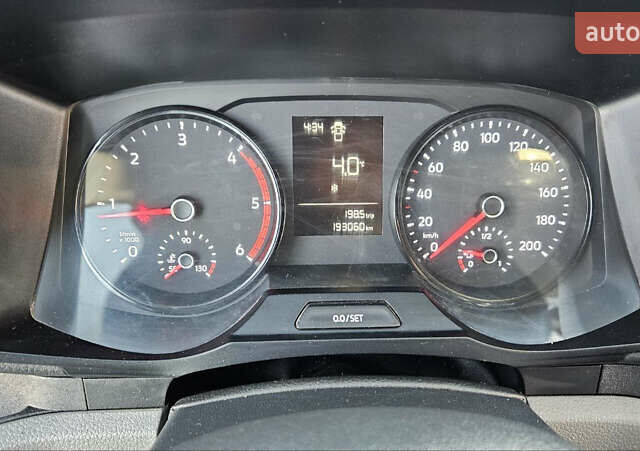 Білий Фольксваген Крафтєр, об'ємом двигуна 2 л та пробігом 193 тис. км за 25800 $, фото 32 на Automoto.ua