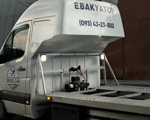 Білий Фольксваген Крафтєр, об'ємом двигуна 2.46 л та пробігом 716 тис. км за 16500 $, фото 4 на Automoto.ua