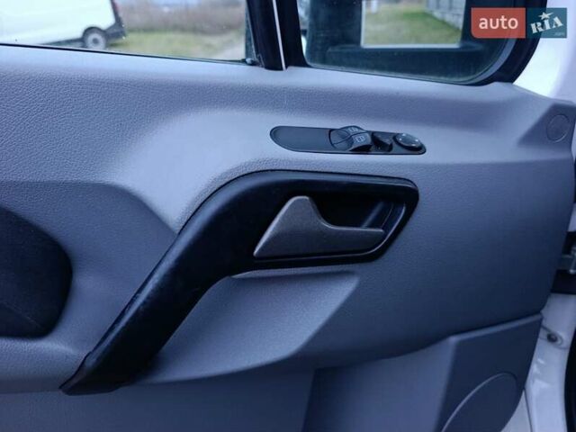 Белый Фольксваген Крафтер, объемом двигателя 1.97 л и пробегом 416 тыс. км за 19500 $, фото 8 на Automoto.ua