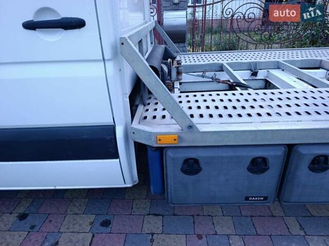 Белый Фольксваген Крафтер, объемом двигателя 1.97 л и пробегом 416 тыс. км за 19500 $, фото 4 на Automoto.ua