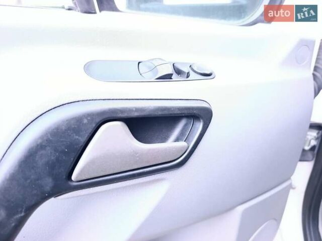 Белый Фольксваген Крафтер, объемом двигателя 1.97 л и пробегом 416 тыс. км за 19500 $, фото 9 на Automoto.ua